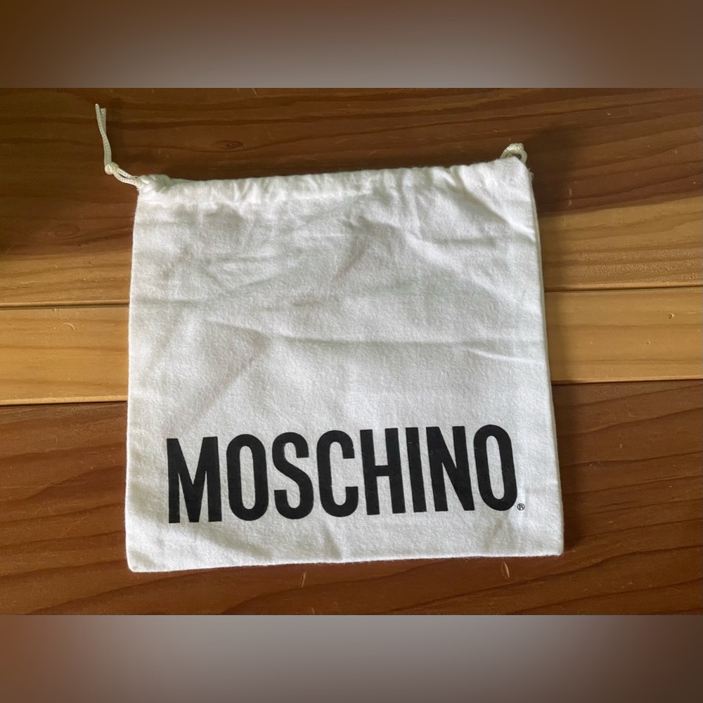Moschino dust bag Drawstring White 7.5x7.5”